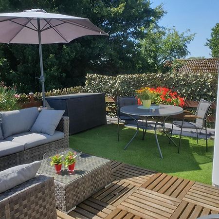 Zonnig Appartement Maasbommel. Kültér fotó