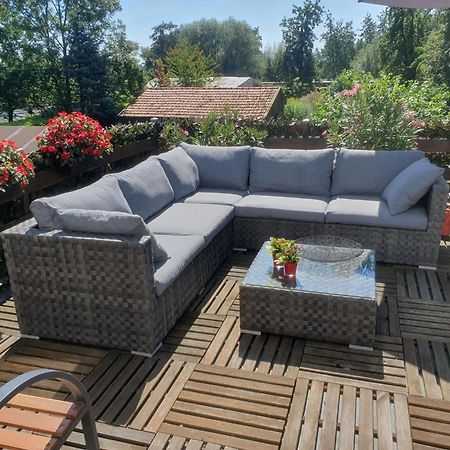 Zonnig Appartement Maasbommel. Kültér fotó
