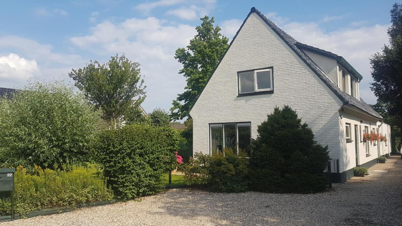 Zonnig Appartement Maasbommel. Kültér fotó