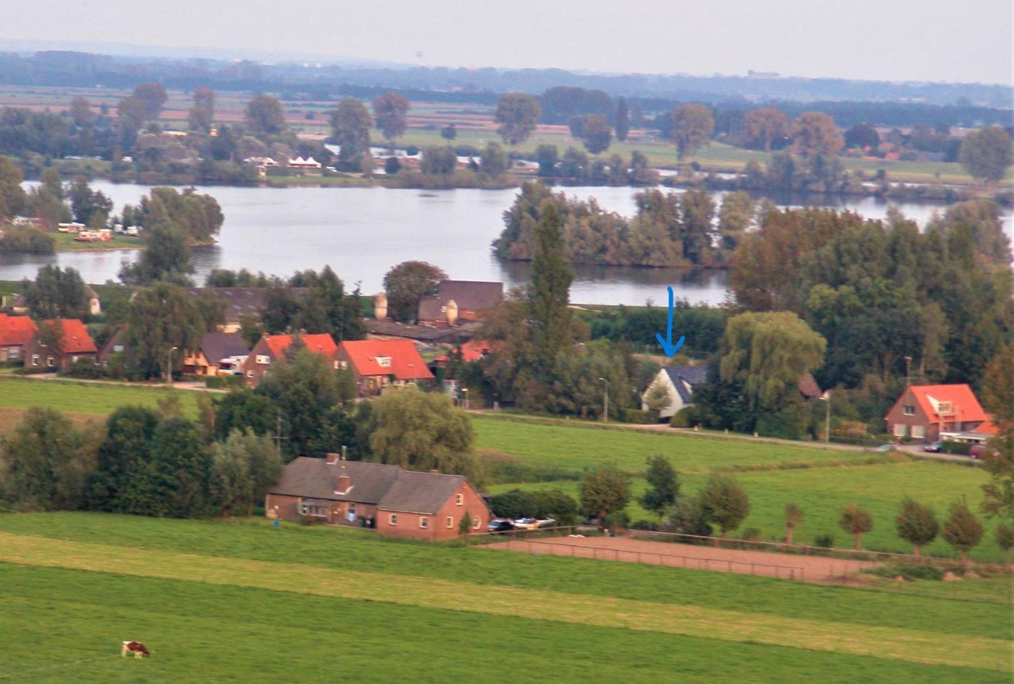 Zonnig Appartement Maasbommel. Kültér fotó
