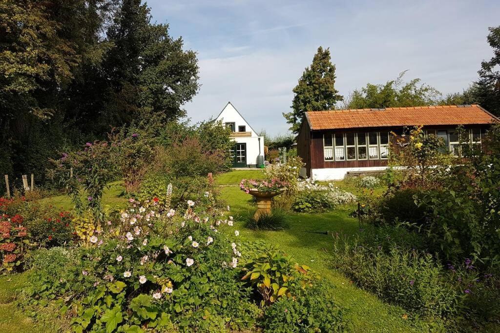 Zonnig Appartement Maasbommel. Kültér fotó